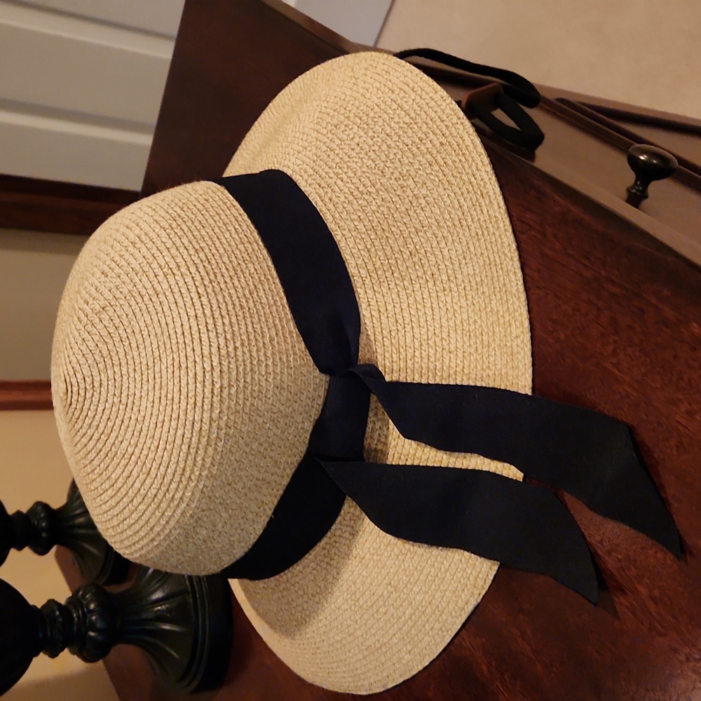 Adorable sun hat 👒